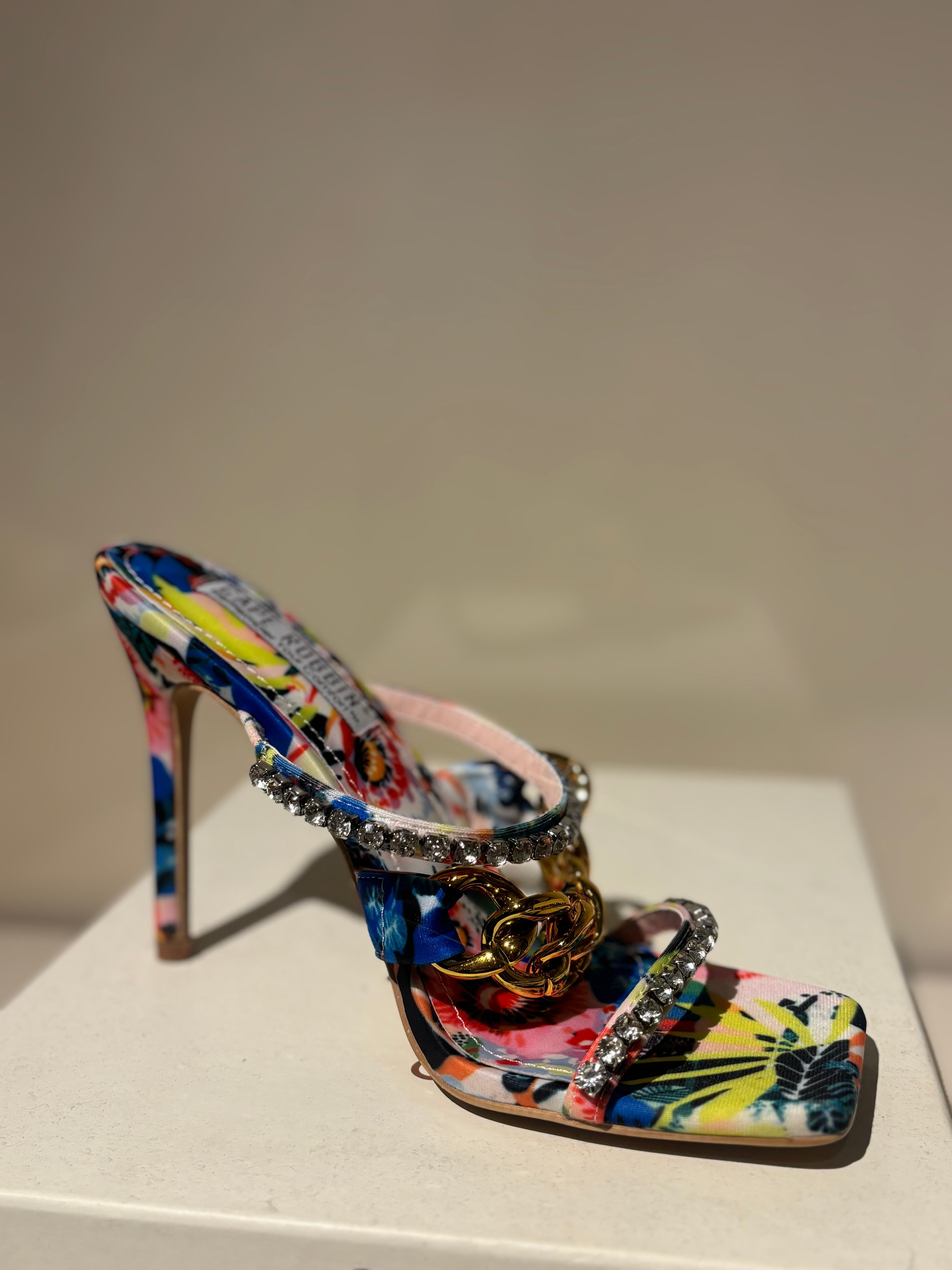 Multi-Color Heels Cape Robin